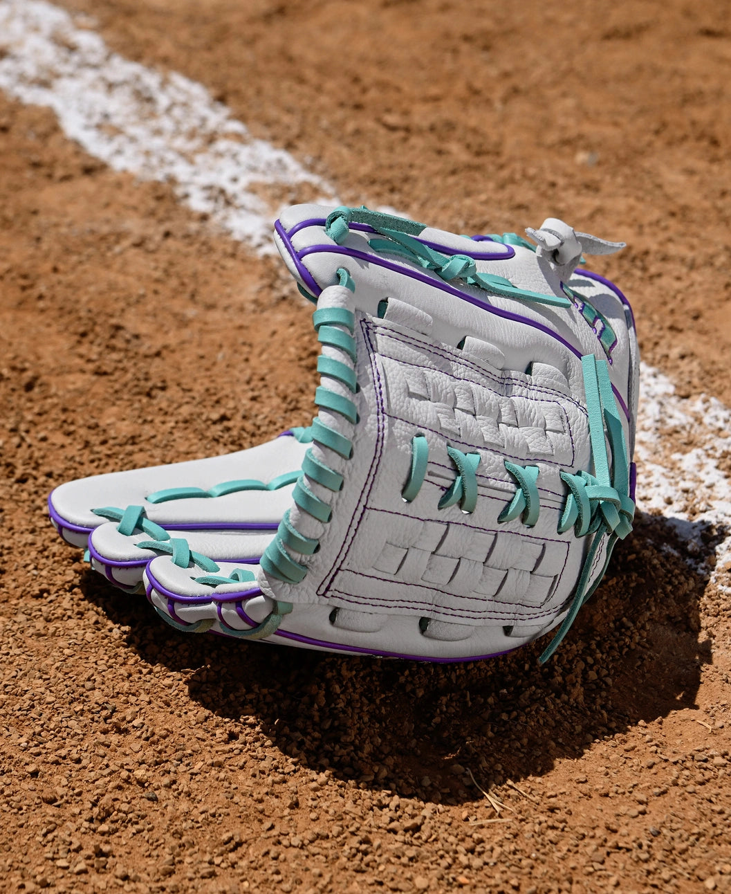 2026 A500™ Siren 11.75" Youth Fastpitch Glove