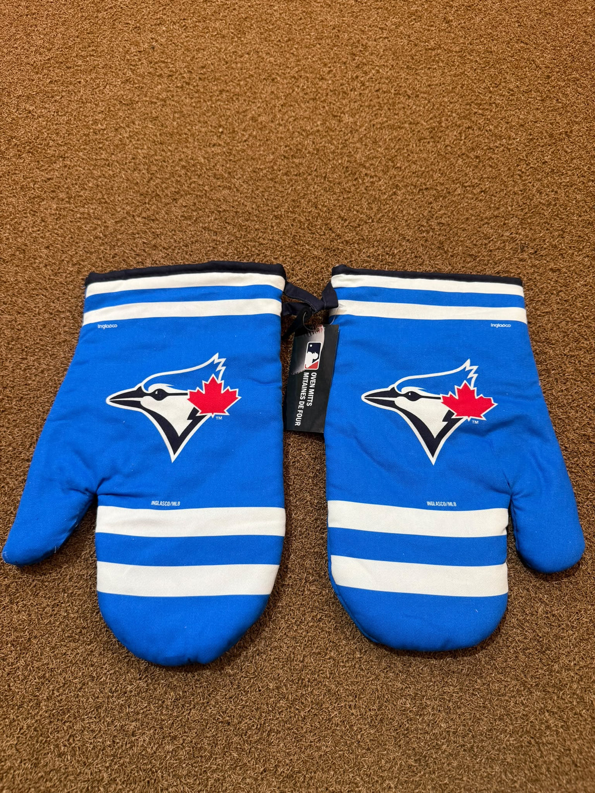 Inglasco Toronto Blue Jays 2 Pc Oven Mitt Set